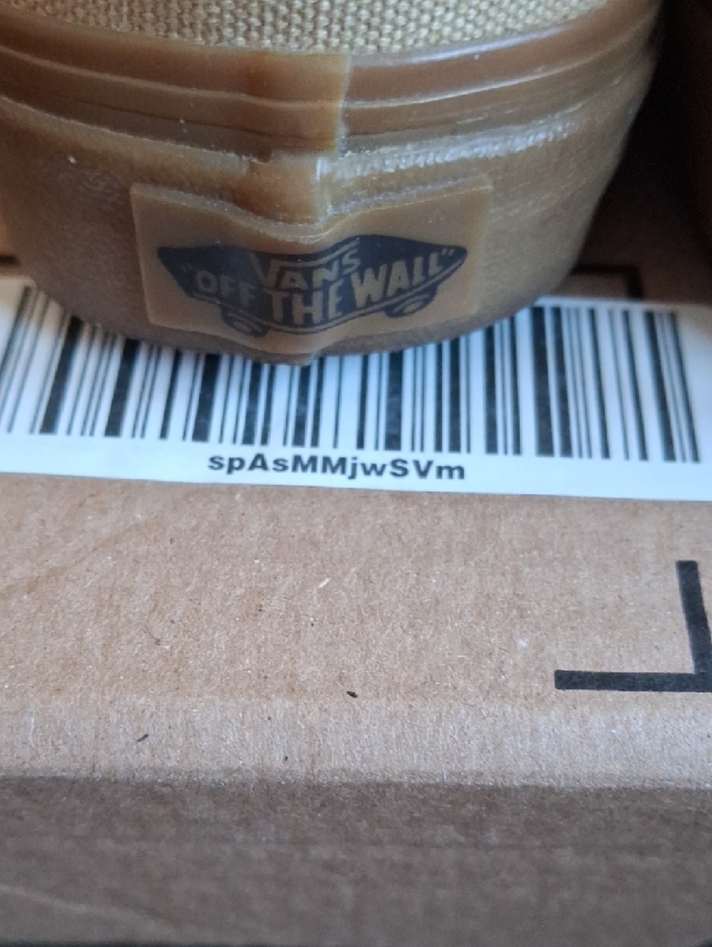 Vans Woman/ Mens Low-Top Vans Sneakers in Tan - Picture 2 of 9
